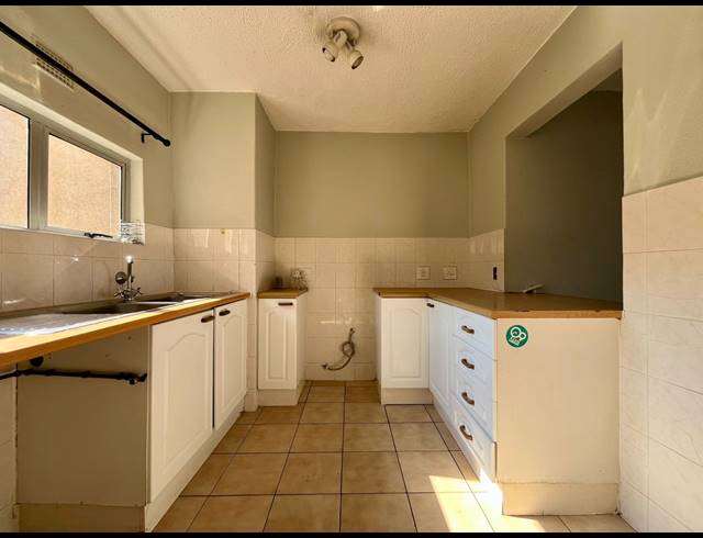 2 BEDROOM FLAT FOR SALE IN BLUFF